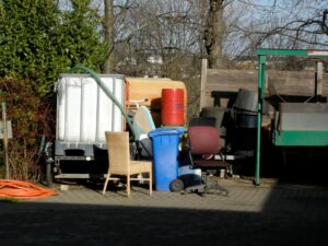 Junk Removal Services: A Complete Guide to Decluttering and Disposal